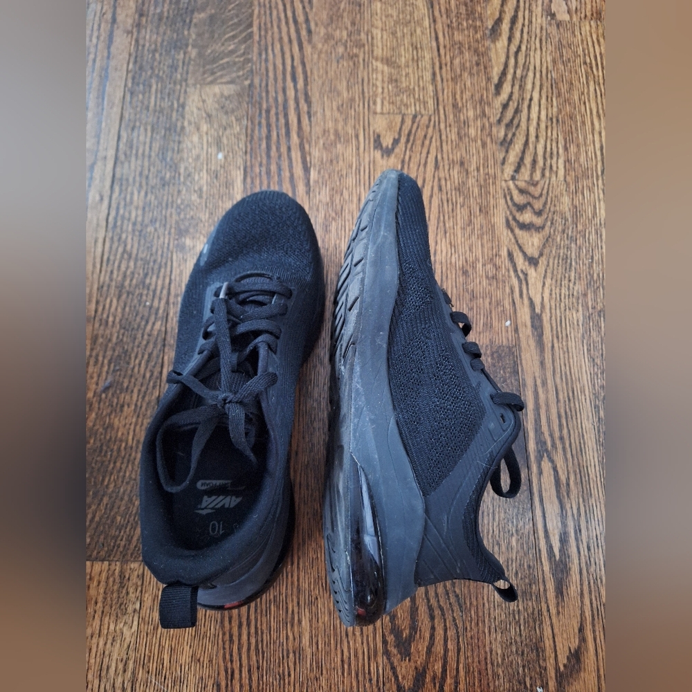 Womens Avia Sneakers Size 10.